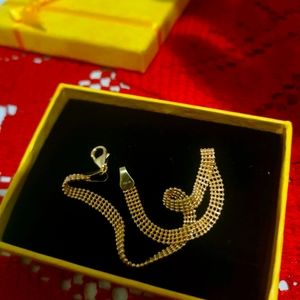 18kt bracelet 3.8grams saudi gold